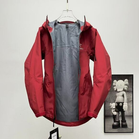 Arc'teryx Alpha SV Jacket | Gore-Tex, Bordeaux Red (SV7), Outdoor/Hiking/Ski - Picture 6 of 8